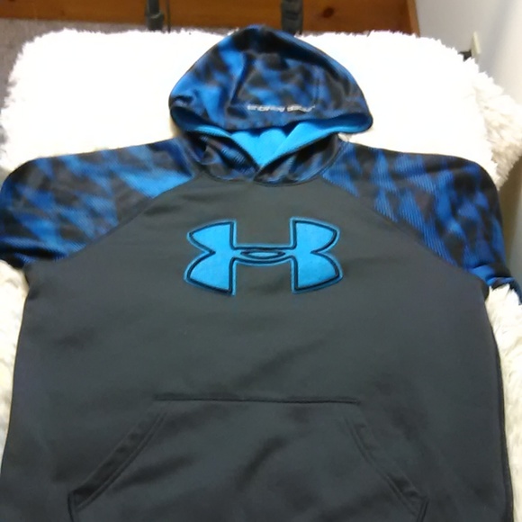 boys xl under armour hoodie